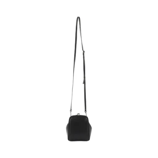 Clasp Shoulder