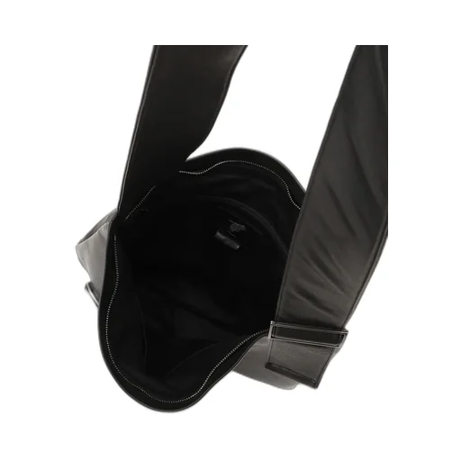 Clasp Shoulder