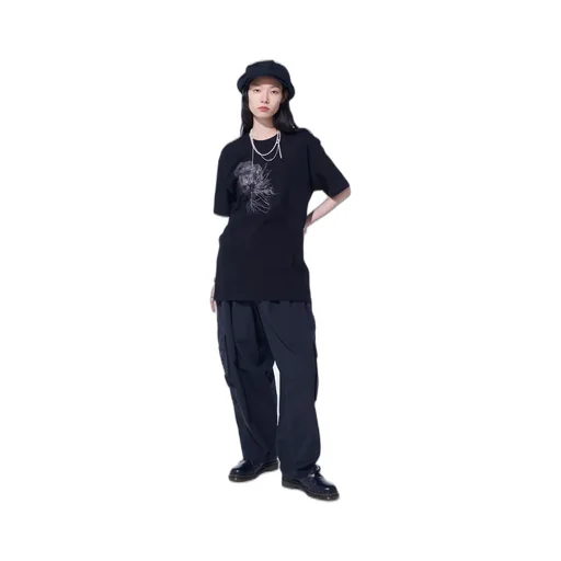 Graphic T-Shirt -Sculpture-