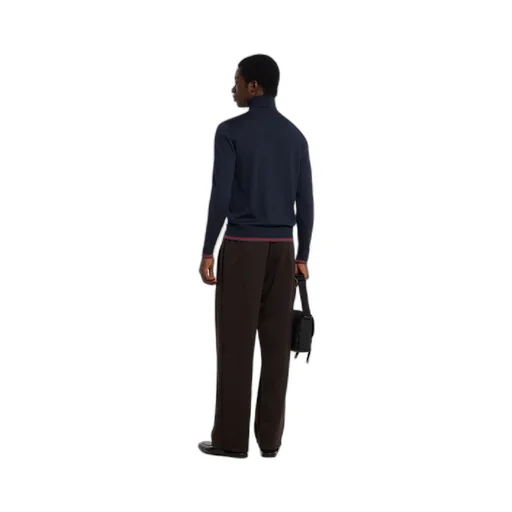 Fine Knit Wool Turtleneck