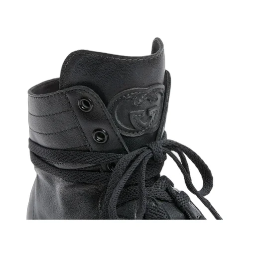 Stretch High-Top Trainer