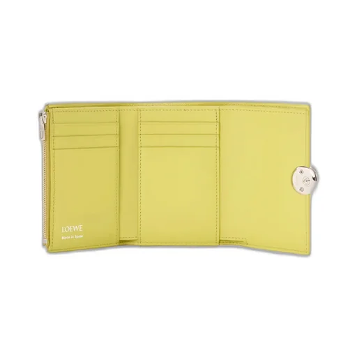 Pebble Small Vertical Wallet In Shiny Nappa Calfskin