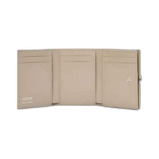 Pebble Trifold Wallet In Pebble Grain Calfskin
