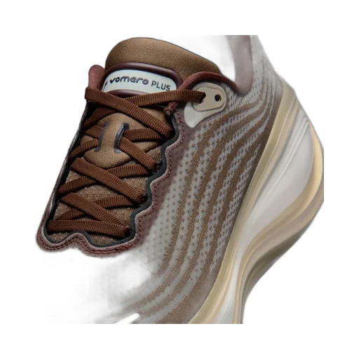 Nike Vomero Plus Qs