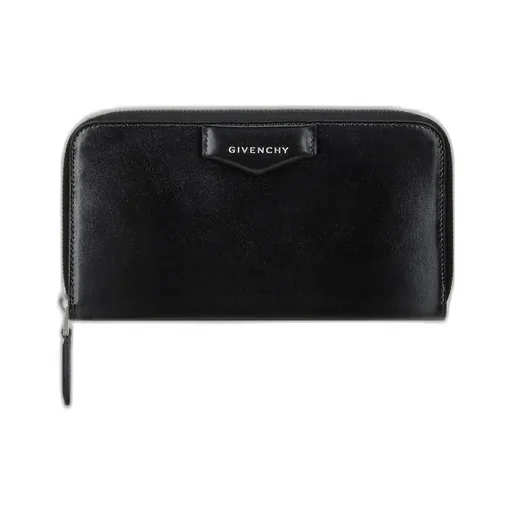 Antigona Zipped Wallet In Box Leather