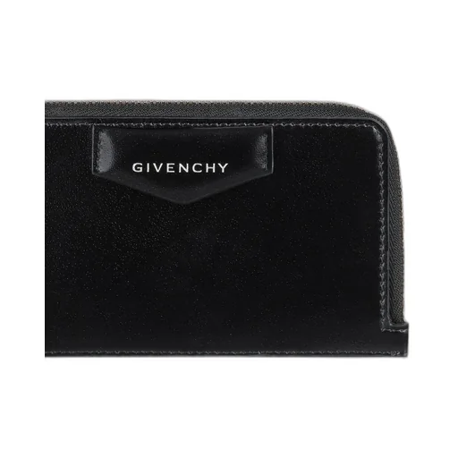 Antigona Zipped Card Holder In Box Leather