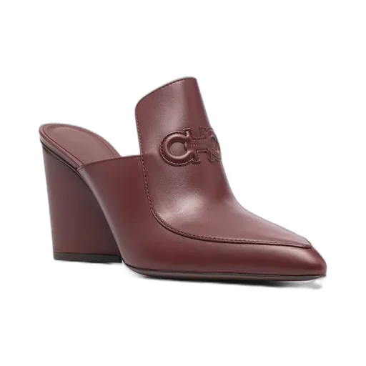 Gancini Plaque Pumps