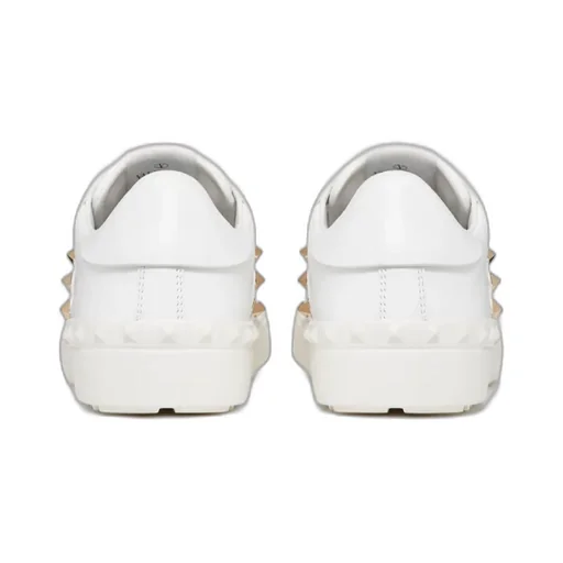 Rivet-Decorated Casual Sneakers