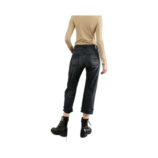 Straight Jeans