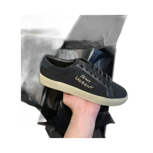 Court Classic Sneakers