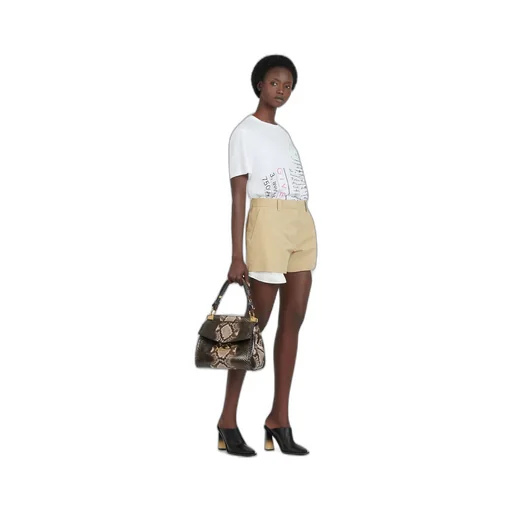 Make Casual Shorts On The Floor