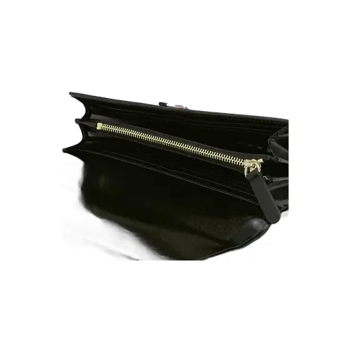 Medium And Long Style With Zipper Purse In Hand