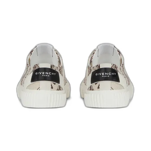 Chain Logo Sneakers