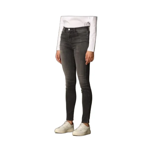 Slim Fit