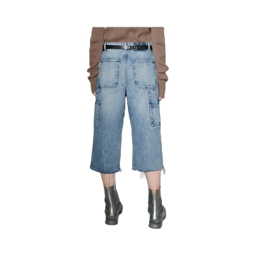Wide-Leg Cropped Jeans