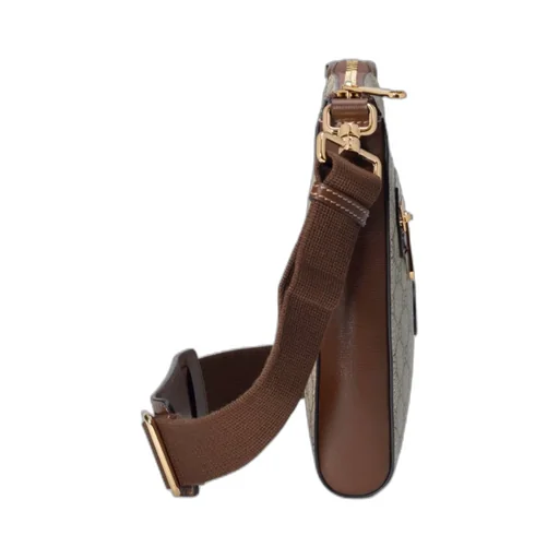 Gucci Gg Supreme Zipped Messenger Bag