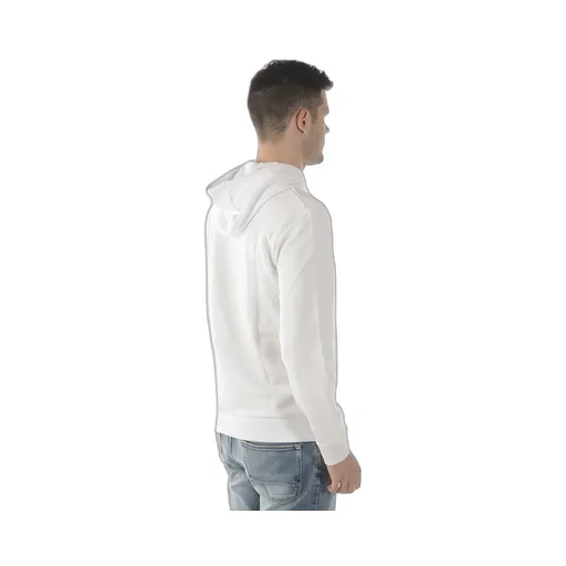 Long-Sleeved Round-Neck Sweater