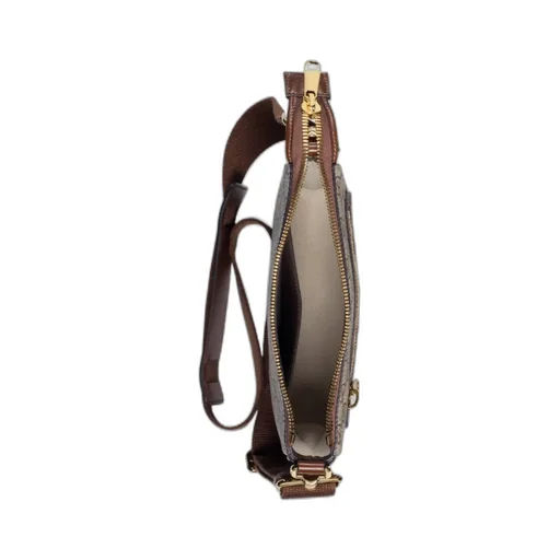Gucci Gg Supreme Zipped Messenger Bag