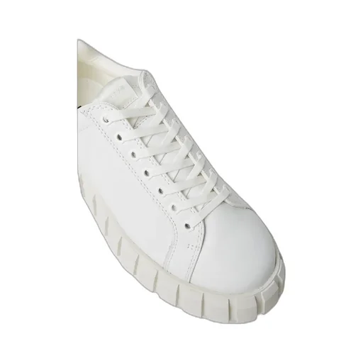 Low-Cut Casual Sneakers
