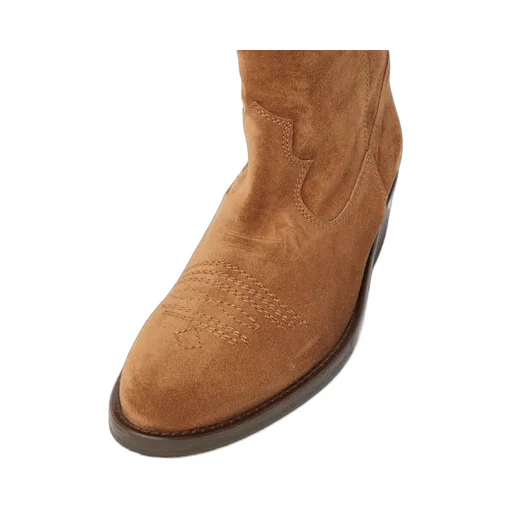 Round-Headed Boots