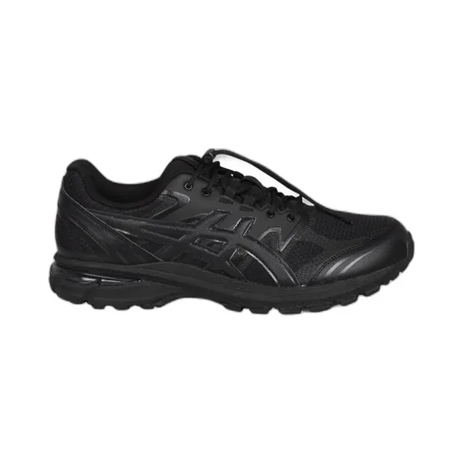 Lace-Up Low-Cut Sneakers
