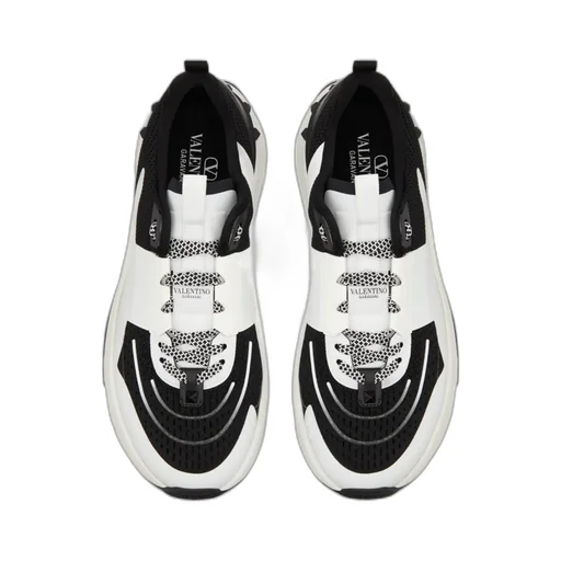 Round-Head Sneakers