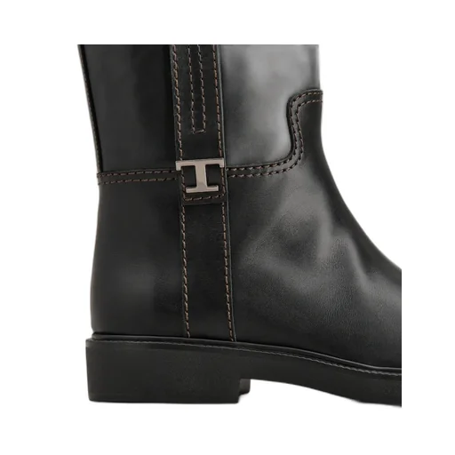 Tod's Round Toe Ankle Boots