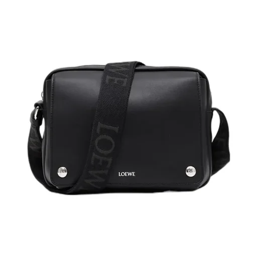 Logo-Plaque Shoulder Bag