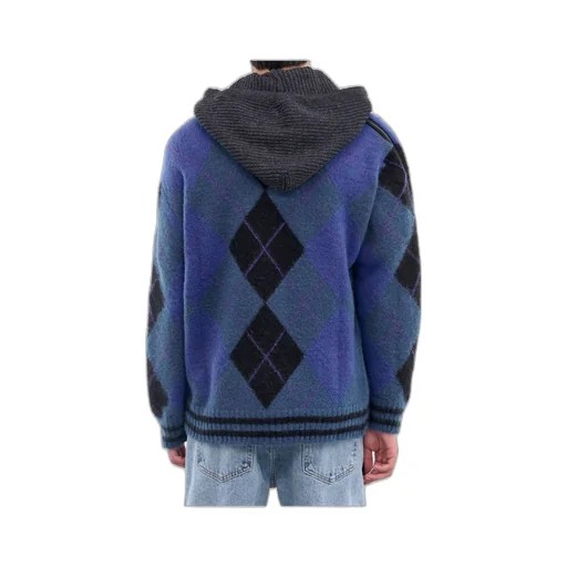 Long-Sleeved Hooded Sweater