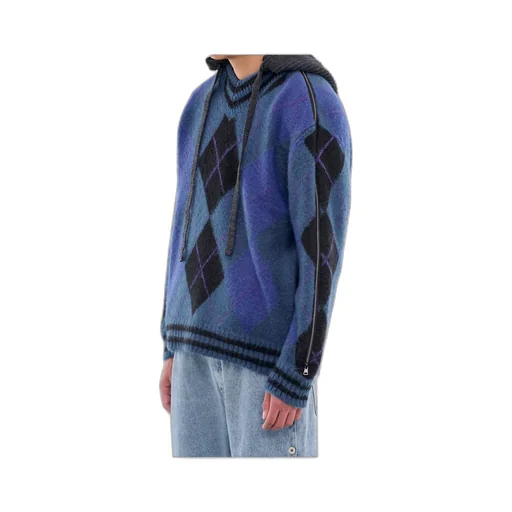 Long-Sleeved Hooded Sweater