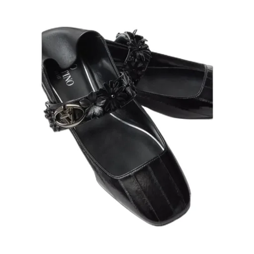 Valentino Garavani Floral-Appliqué Buckle-Fastened Ballerinas