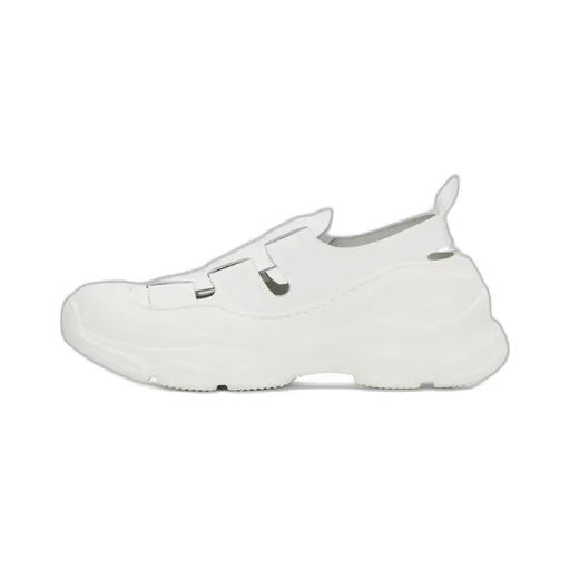 Catch Stomper Sneakers