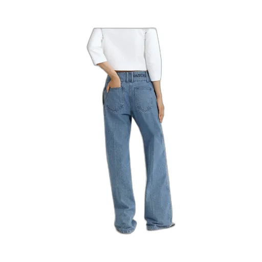 Wide-Leg Jeans