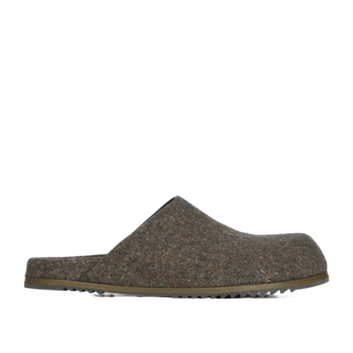 Round-Toed Slippers
