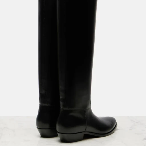 Pointed-Toe Boots