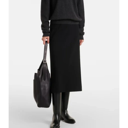 Pointed-Toe Boots
