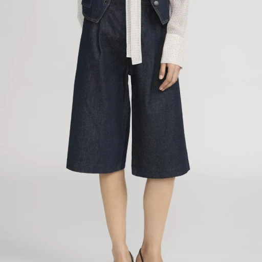 Frame Pleat Detailed Tailored Shorts