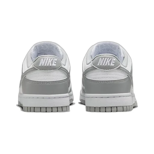 Dunk Low Sneakers