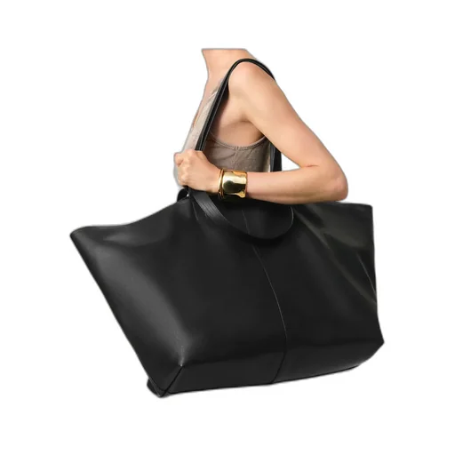 Ami Midi Maxi Tote Bag