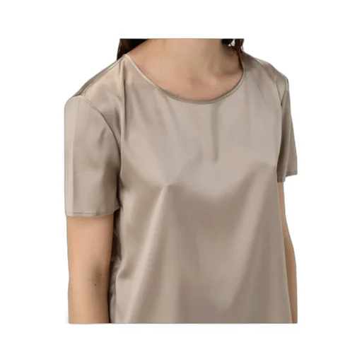 Short-Sleeved T-Shirt