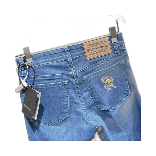 Belt-Loop Jeans