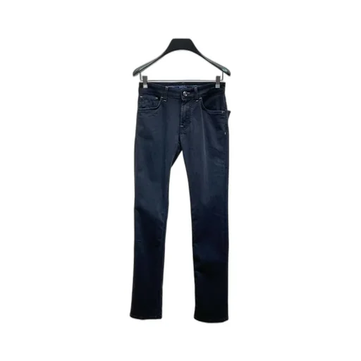Belt-Loop Jeans