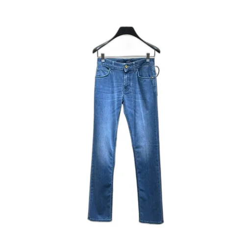 Belt-Loop Jeans