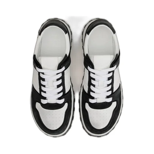 Ami Logo Embossed Low-Top Sneakers