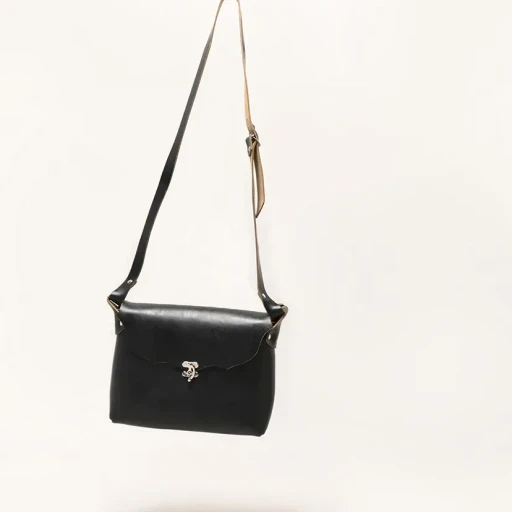 Horizontal I-Pad Latch Pouch