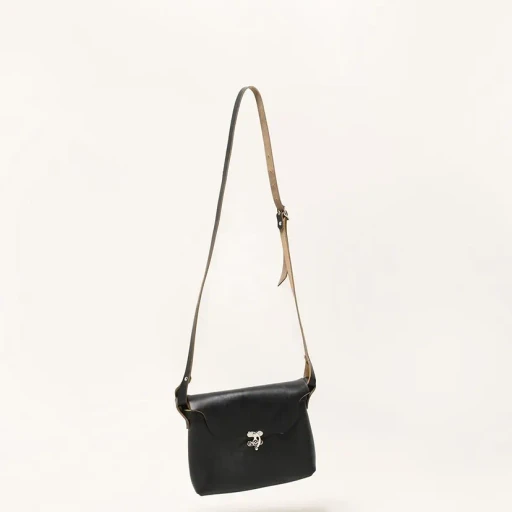 Horizontal Latch Pouch Medium