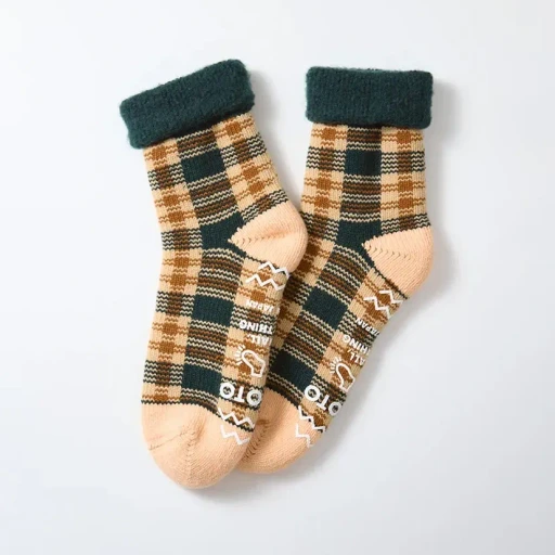 Comfy Room Socks Check