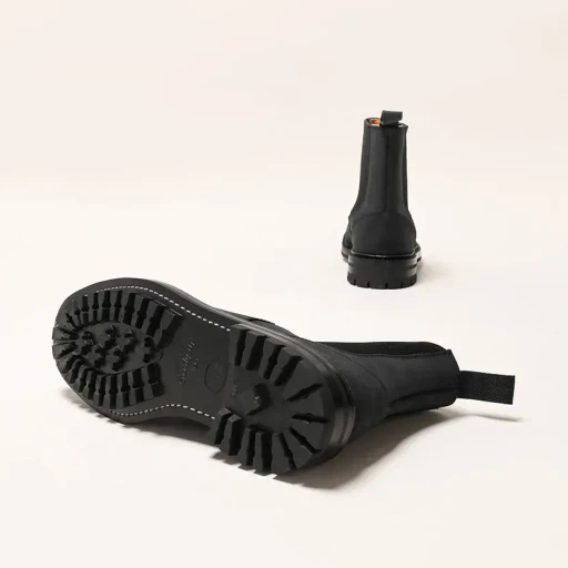 Black Waxy Commander Elastic Sided Boots