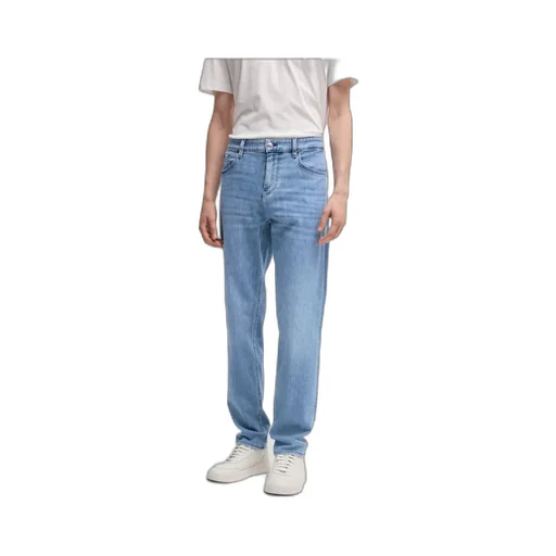 Belt-Loop Jeans