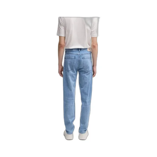 Belt-Loop Jeans